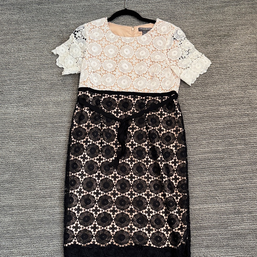 A Pea in the Pod Black and Cream Lace Midi Dress - Maternity
